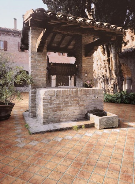 https://www.ceramicheminori.com/immagini_articoli/18/offerta-hrn-carpegna-del-conca-138-600.jpg