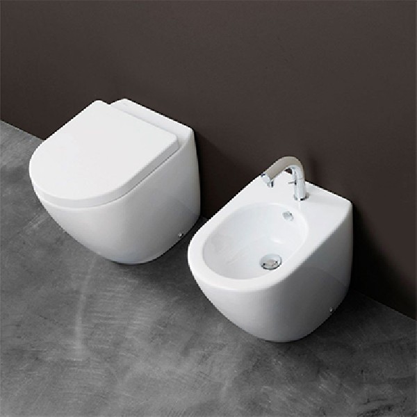 https://www.ceramicheminori.com/immagini_articoli/821/sanitari-cover-ceramica-althea-600.jpg